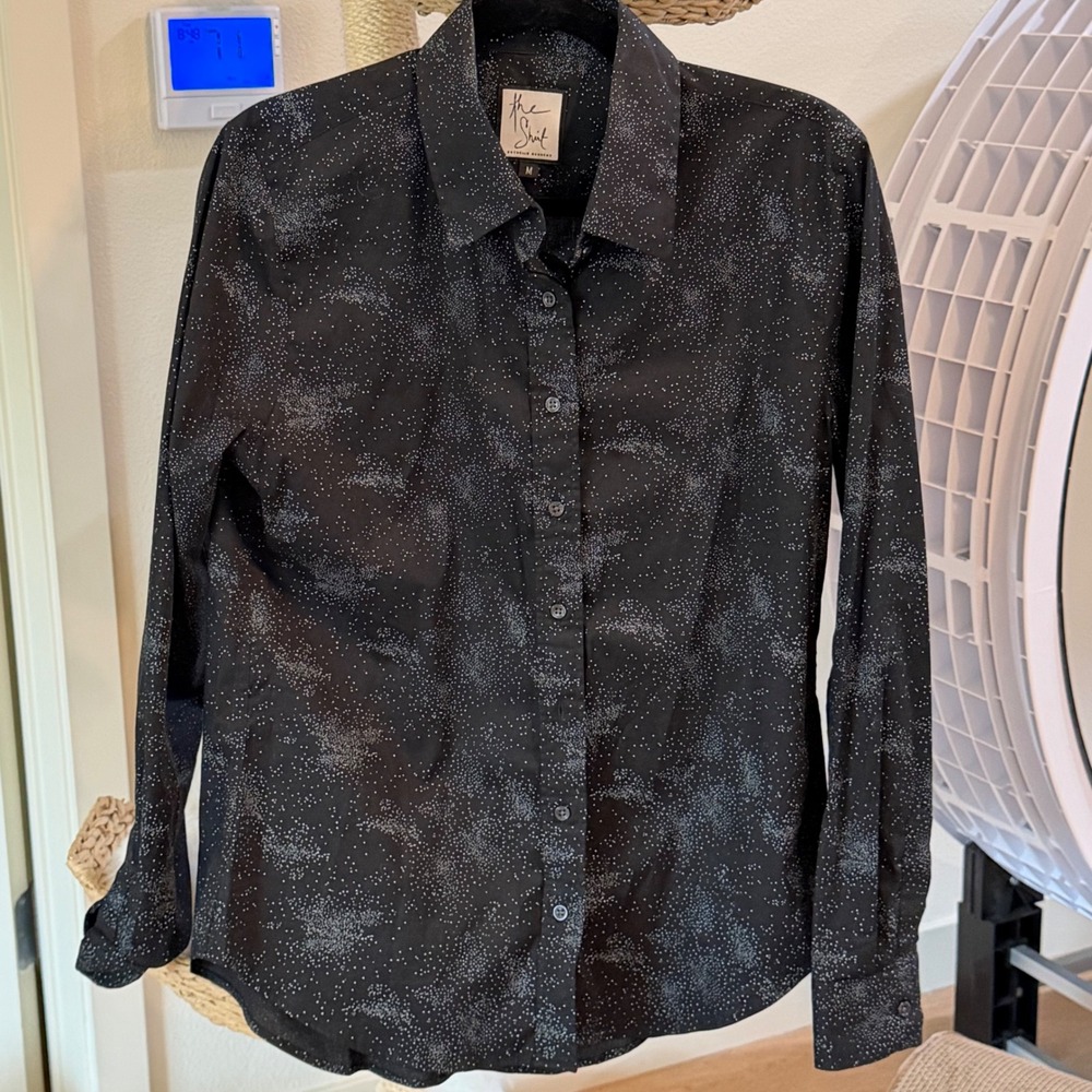 The Shirt Rochelle Behrens Womens Medium Black Galaxy Dot Button Down Blouse